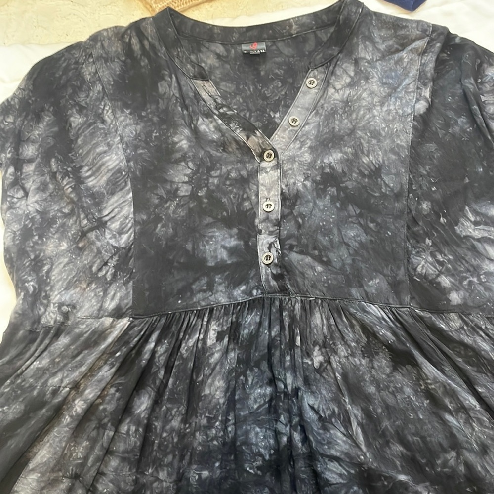 LOVE this dress but a bit too tight for me in the chest area! Pockets!!